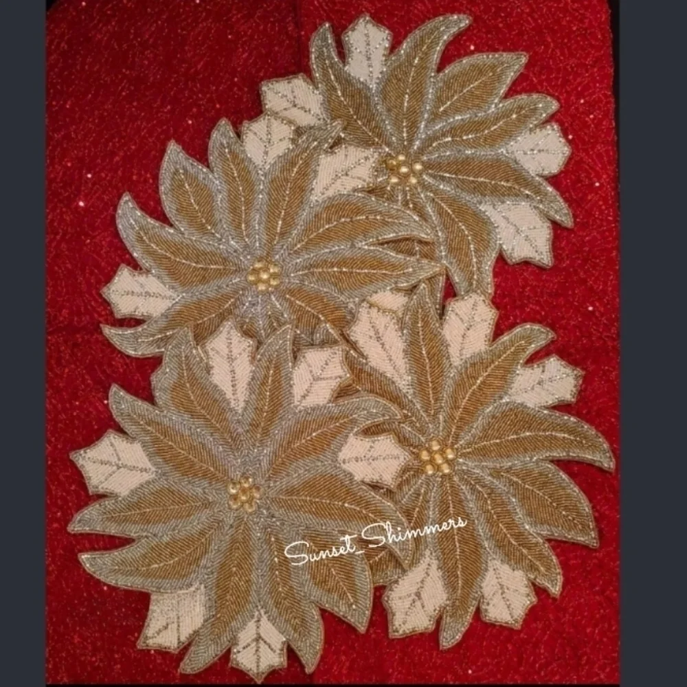 x4 Nicole Miller White Gold Silver POINSETTIA Sparkly Beaded Placemats Chargers